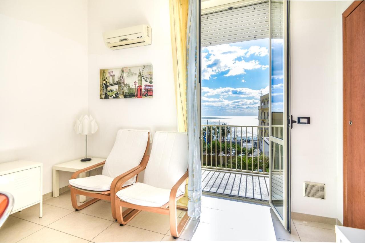 Aurora Residence Gela Bagian luar foto