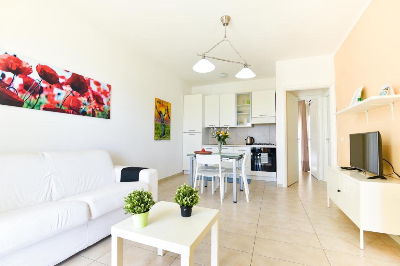 Aurora Residence Gela Bagian luar foto