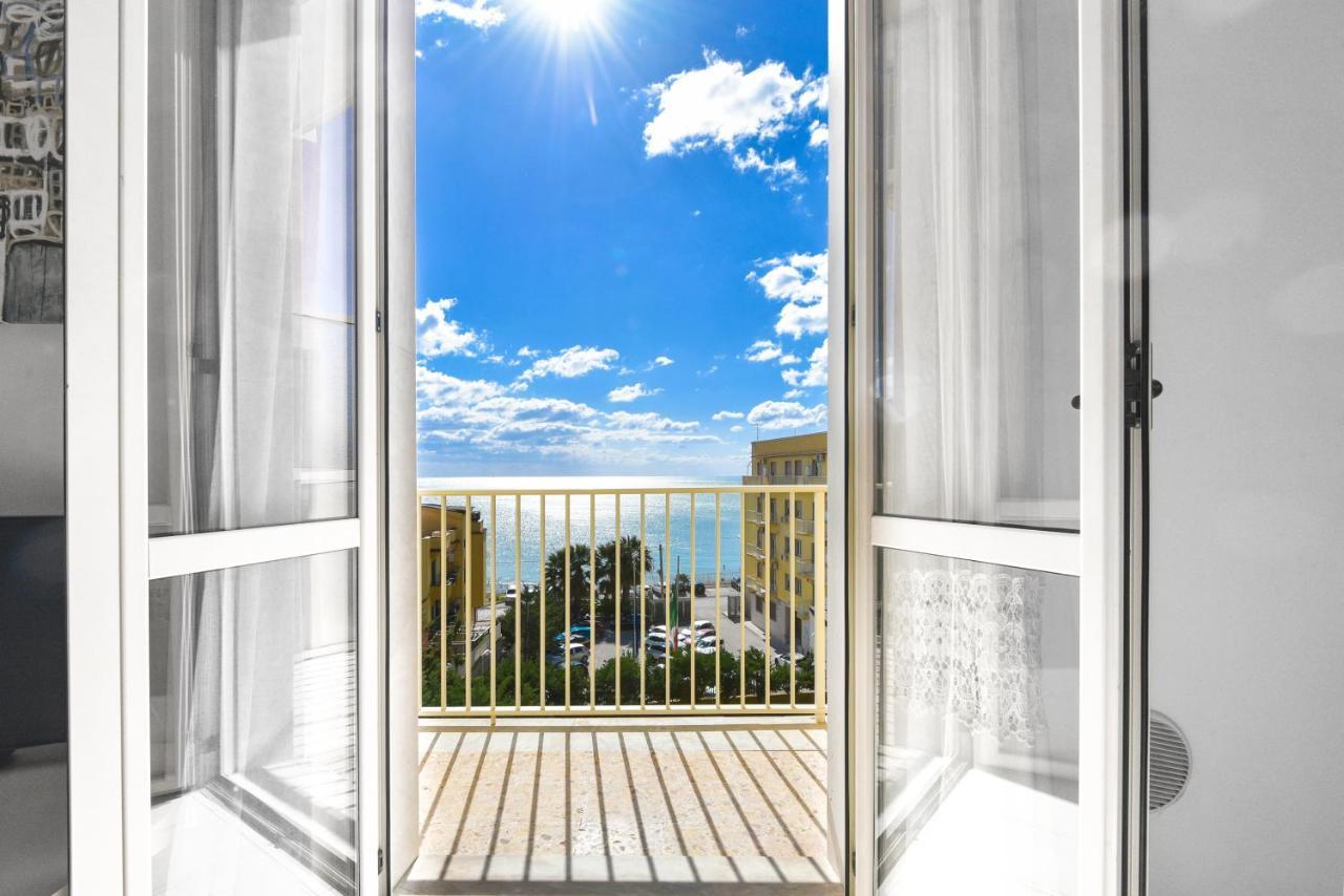 Aurora Residence Gela Bagian luar foto